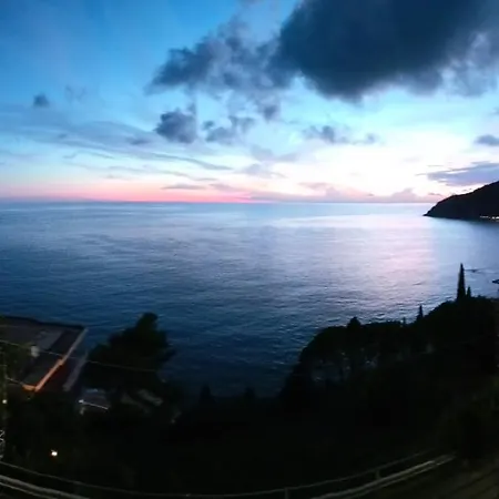 Апартаменты A & M House *