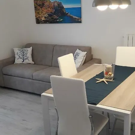 Apartment A & M House *