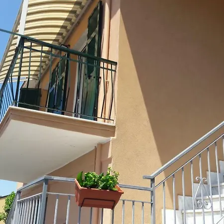 Apartment A & M House *